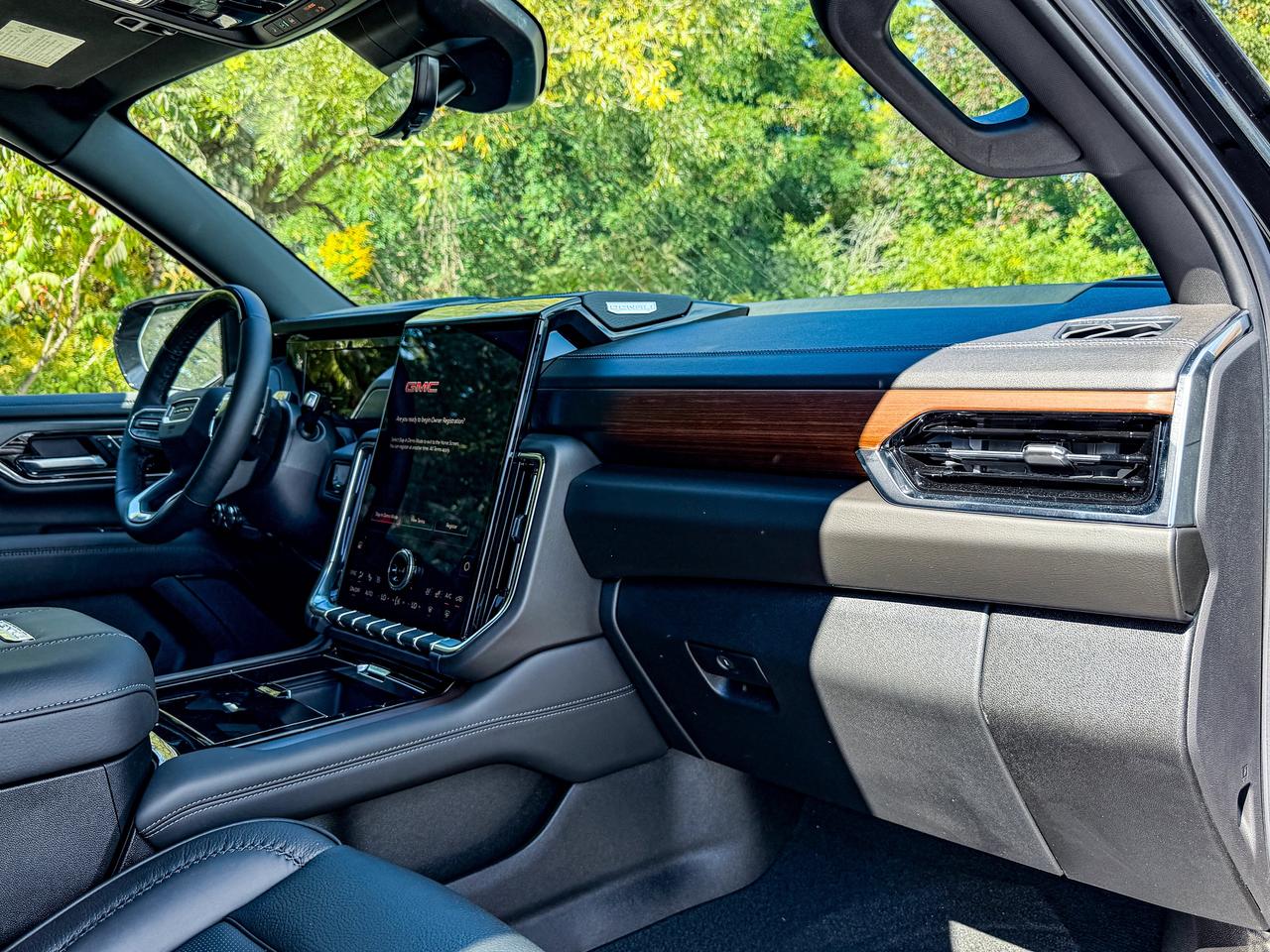 2027 GMC Yukon XL Denali Photo