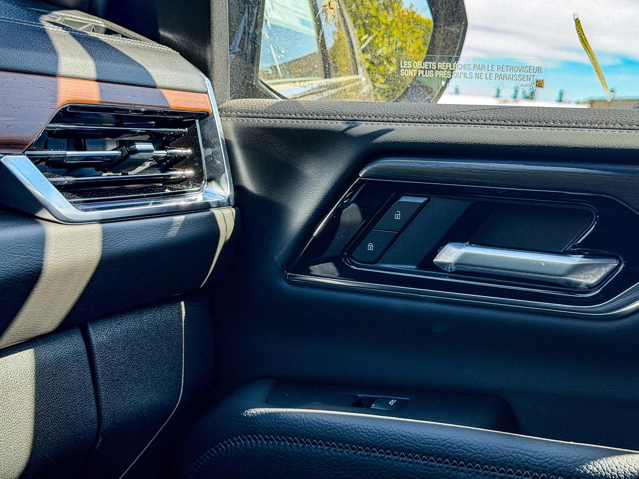 2027 GMC Yukon XL Denali Photo