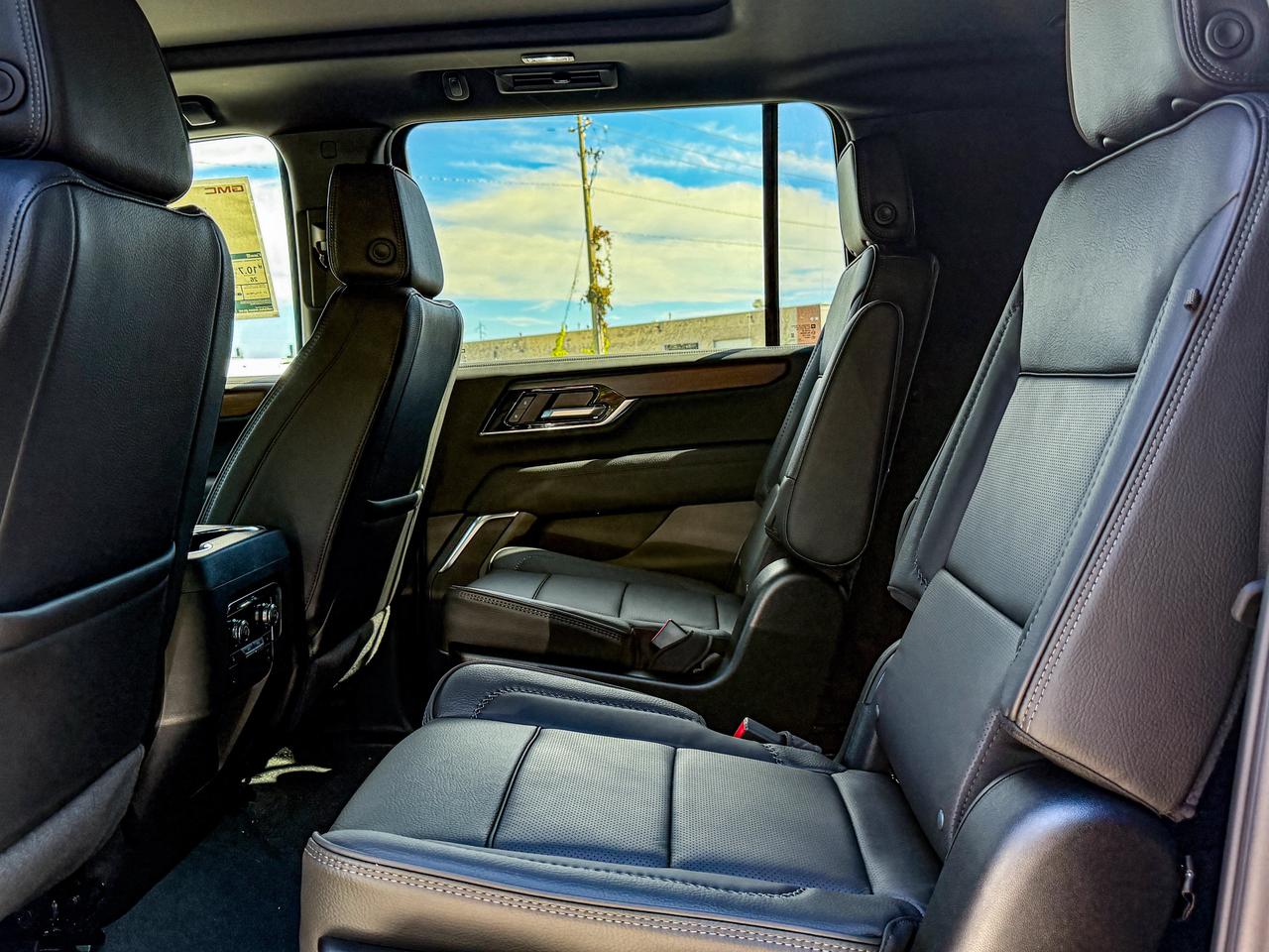 2027 GMC Yukon XL Denali Photo