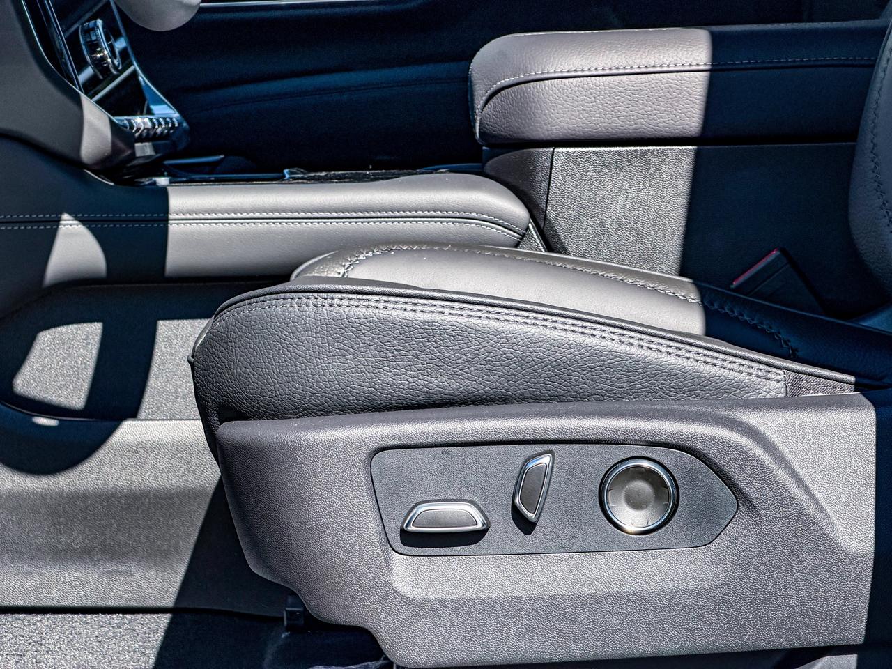 2027 GMC Yukon XL Denali Photo