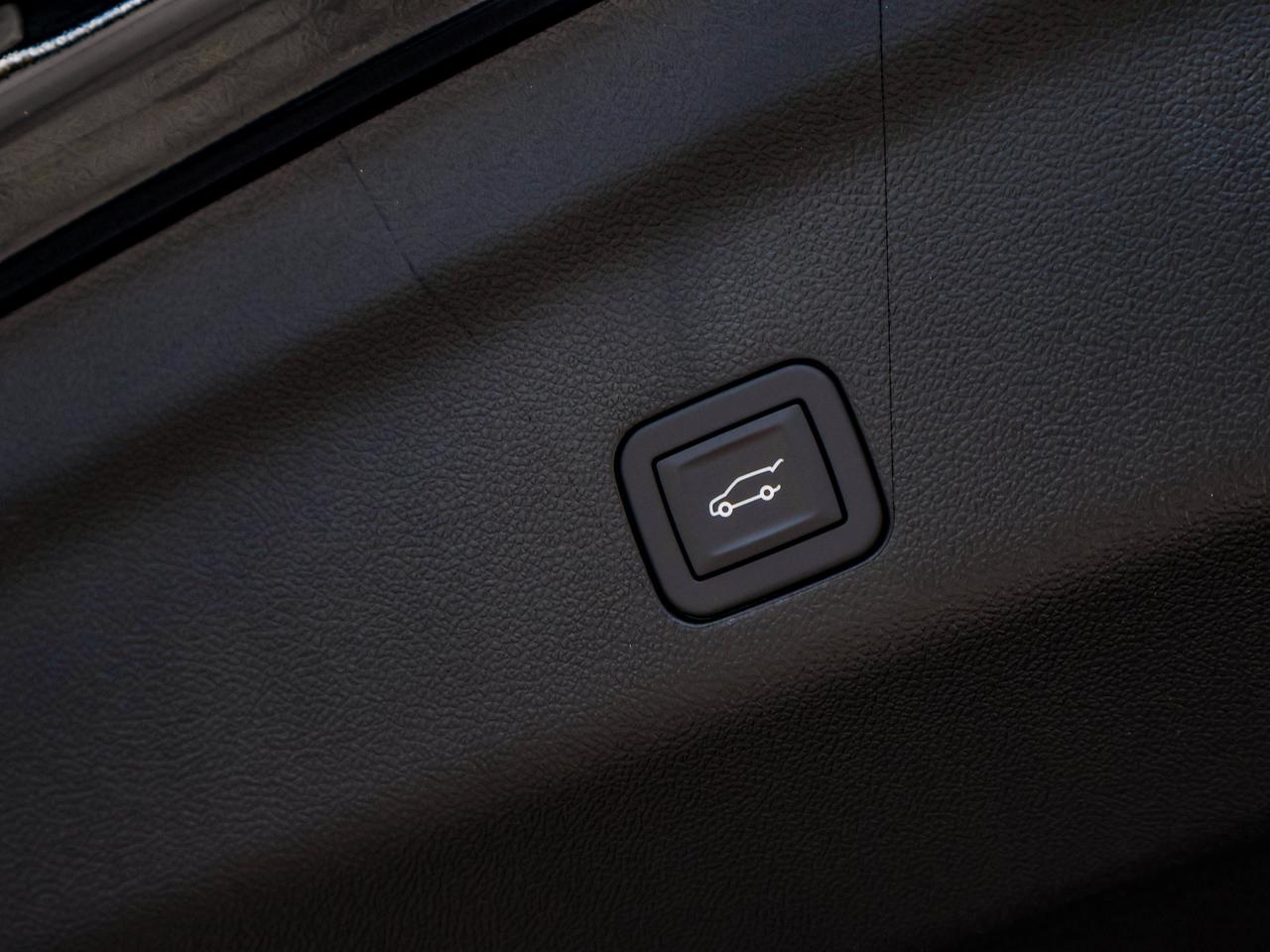 2027 GMC Yukon Denali Photo