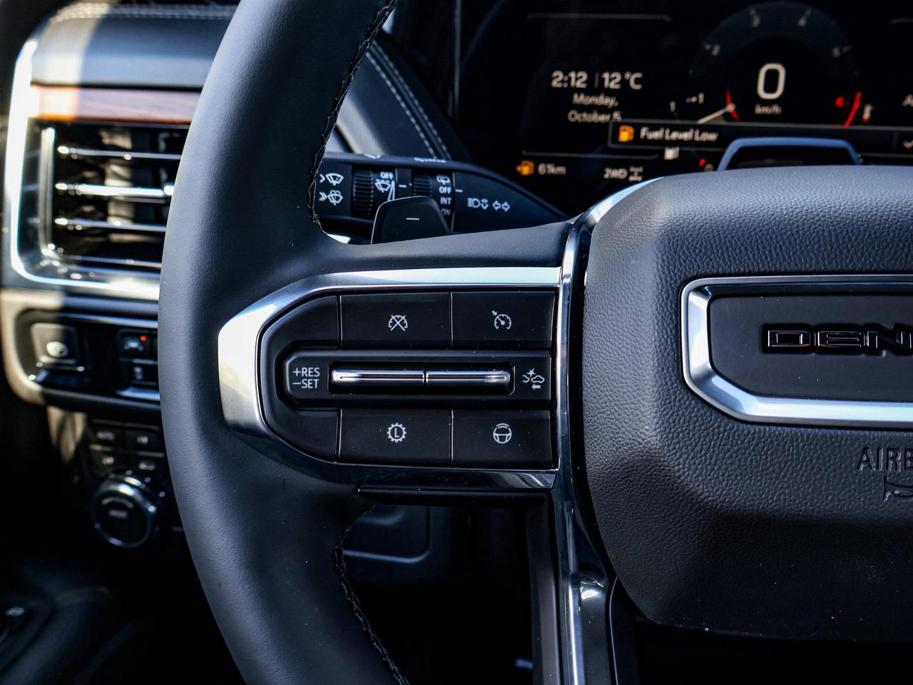 2027 GMC Yukon Denali Photo