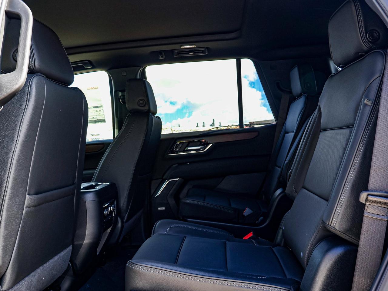 2027 GMC Yukon Denali Photo
