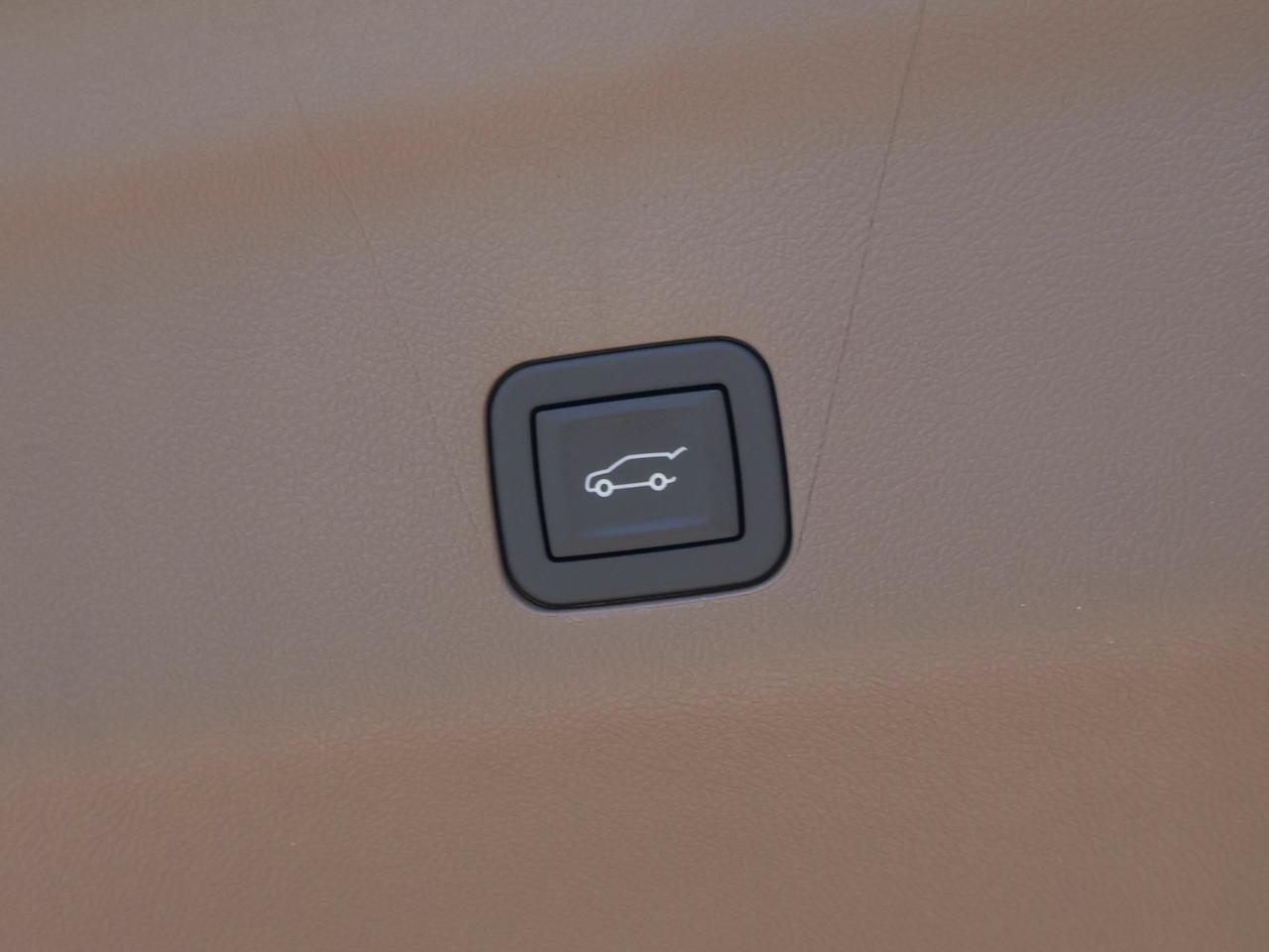 2027 GMC Yukon Denali Photo