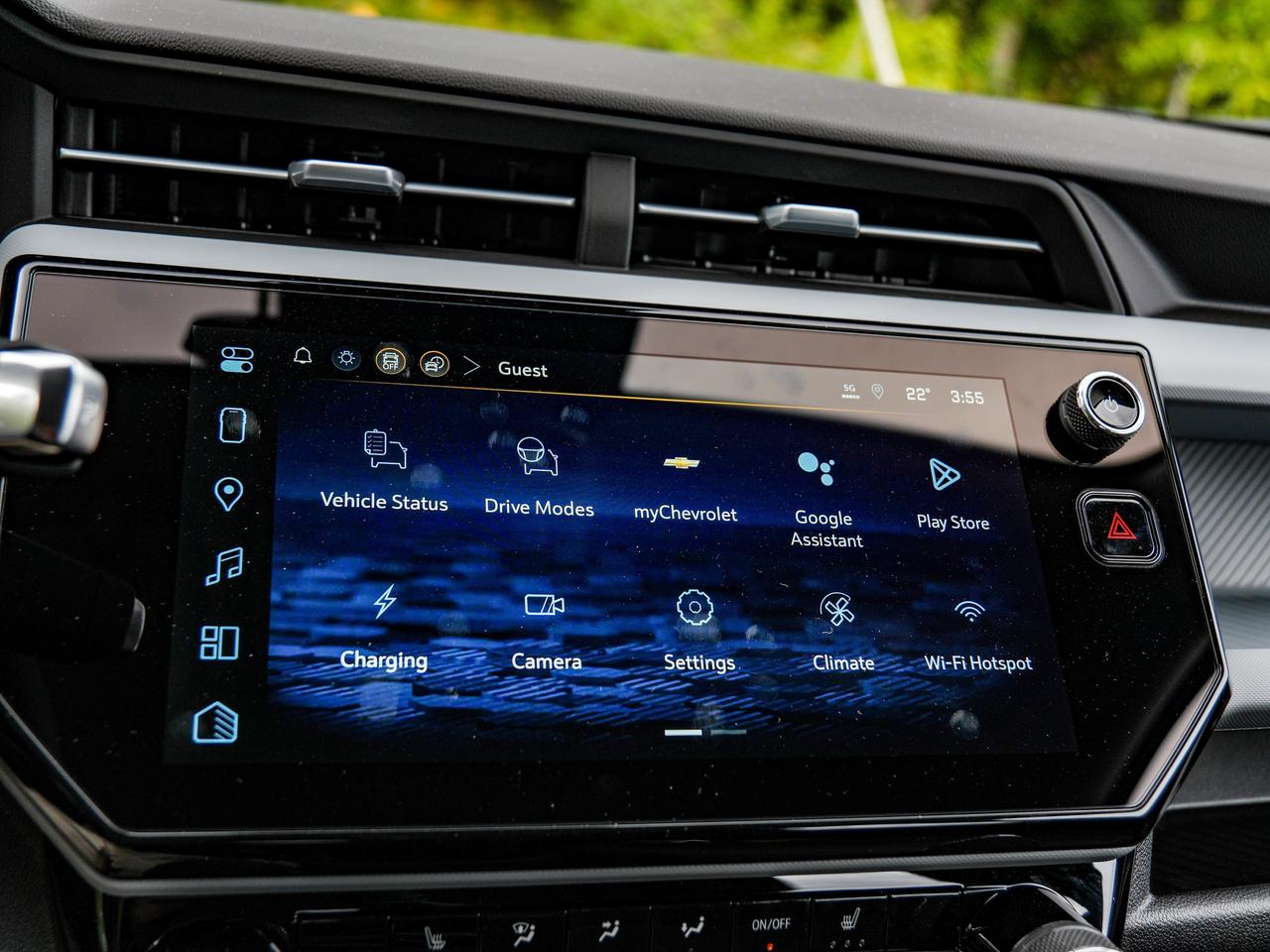 2027 Chevrolet Bolt LT Photo