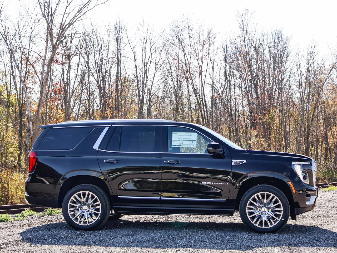2027 GMC Yukon Denali Photo3
