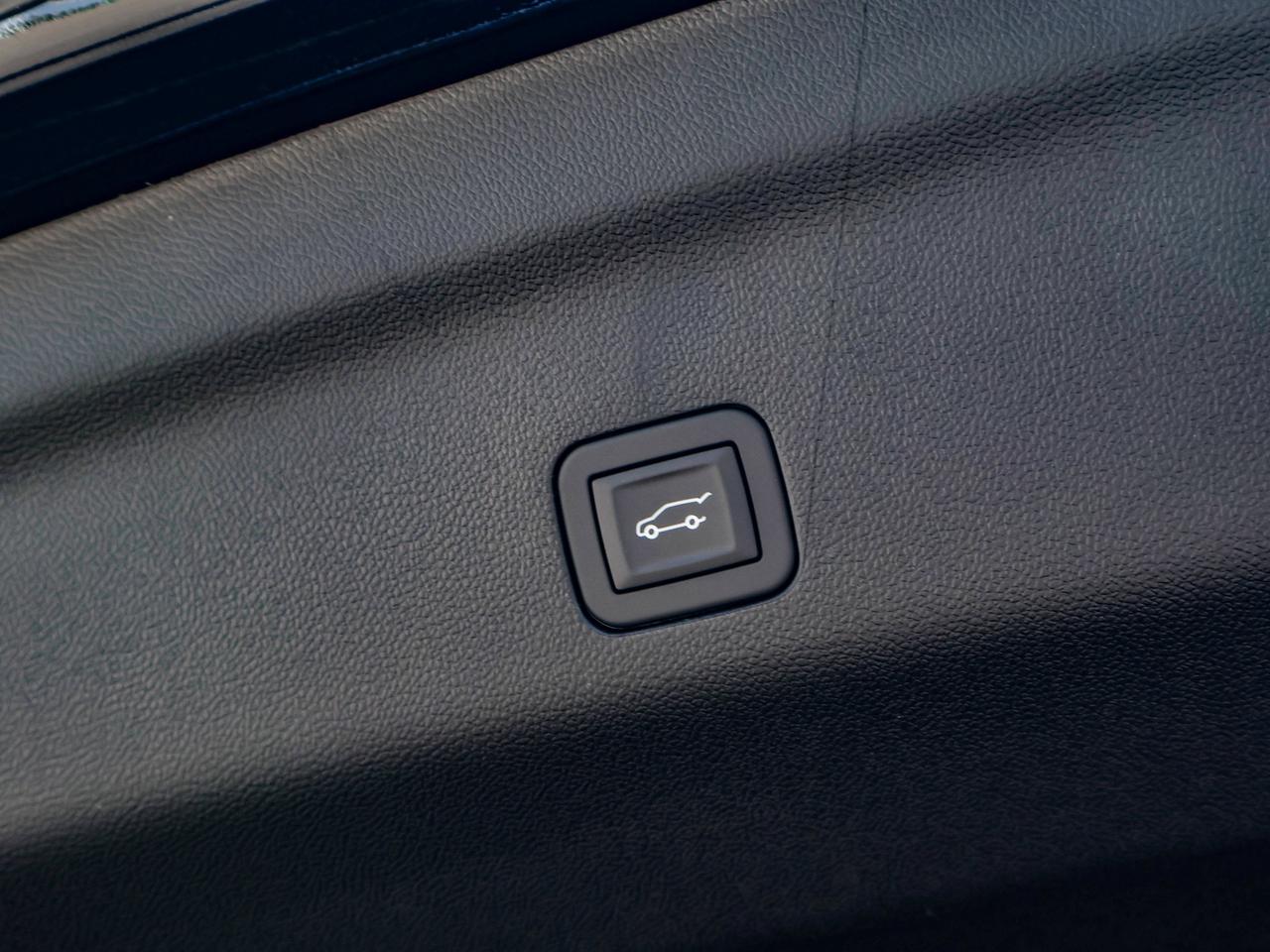 2027 GMC Yukon Denali Photo