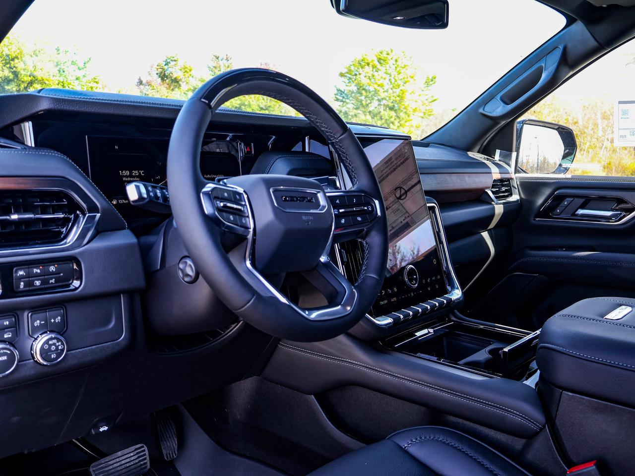 2027 GMC Yukon Denali Photo