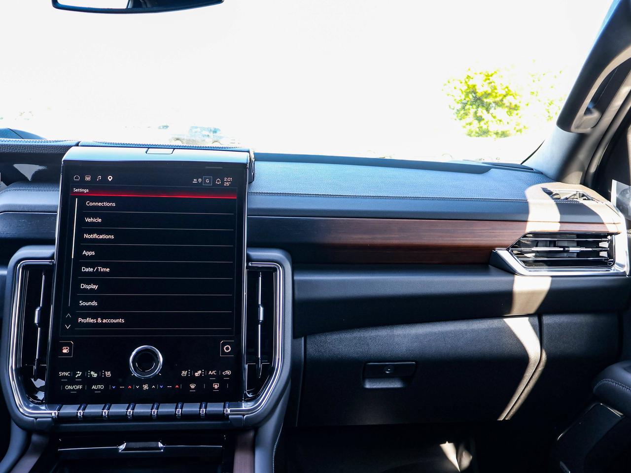 2027 GMC Yukon Denali Photo