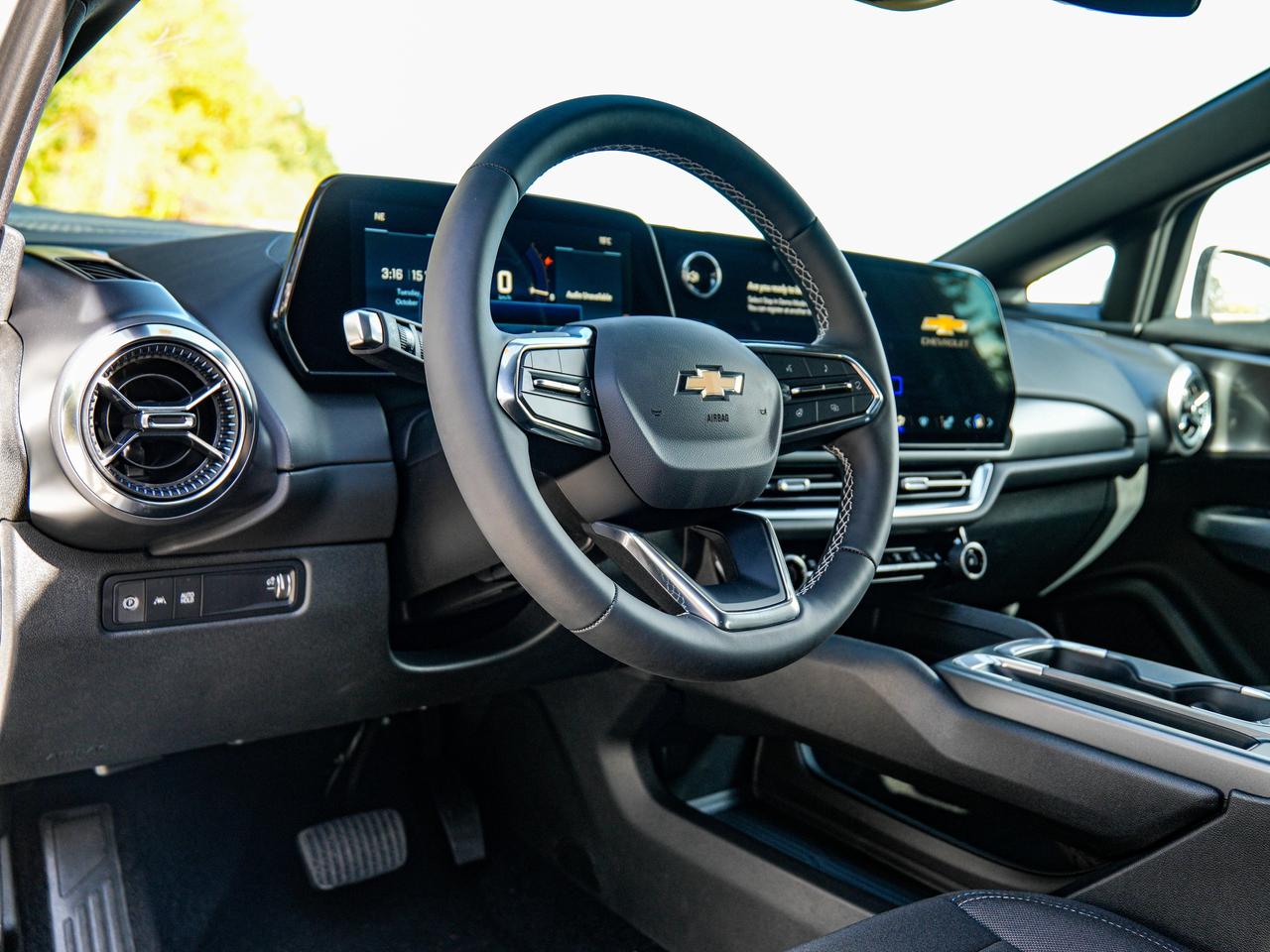 2027 Chevrolet Equinox EV LT1 w/PCY Photo