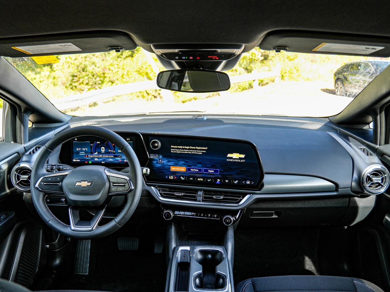 2027 Chevrolet Equinox EV LT1 w/PCY Photo