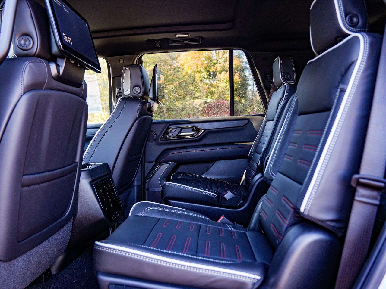 2027 GMC Yukon AT4 Ultimate Photo