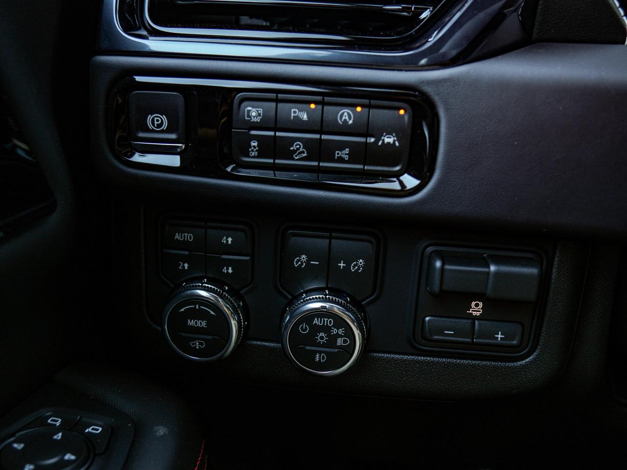 2027 GMC Yukon AT4 Ultimate Photo