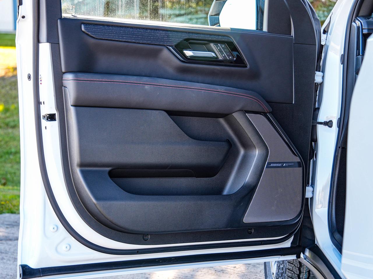 2027 GMC Yukon AT4 Ultimate Photo