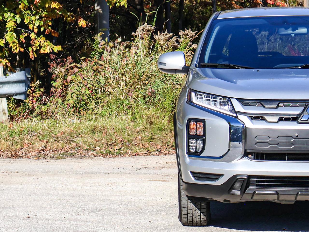2022 Mitsubishi RVR ES Photo4
