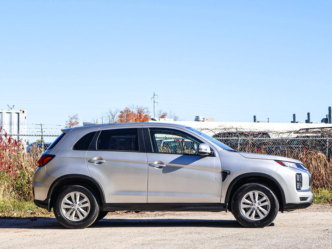 2022 Mitsubishi RVR ES Photo2
