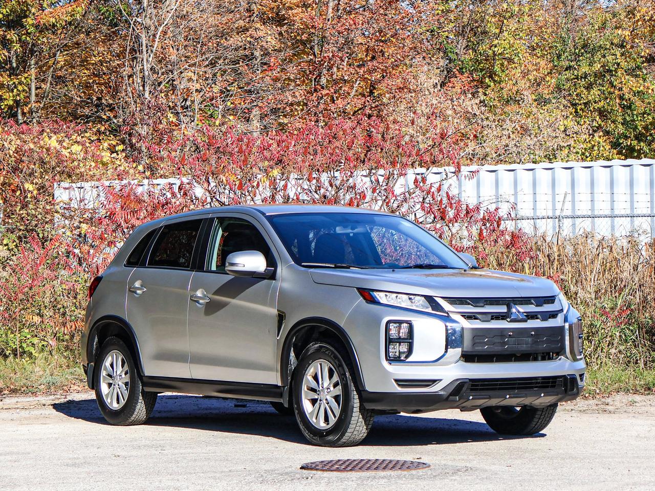 2022 Mitsubishi RVR ES Photo
