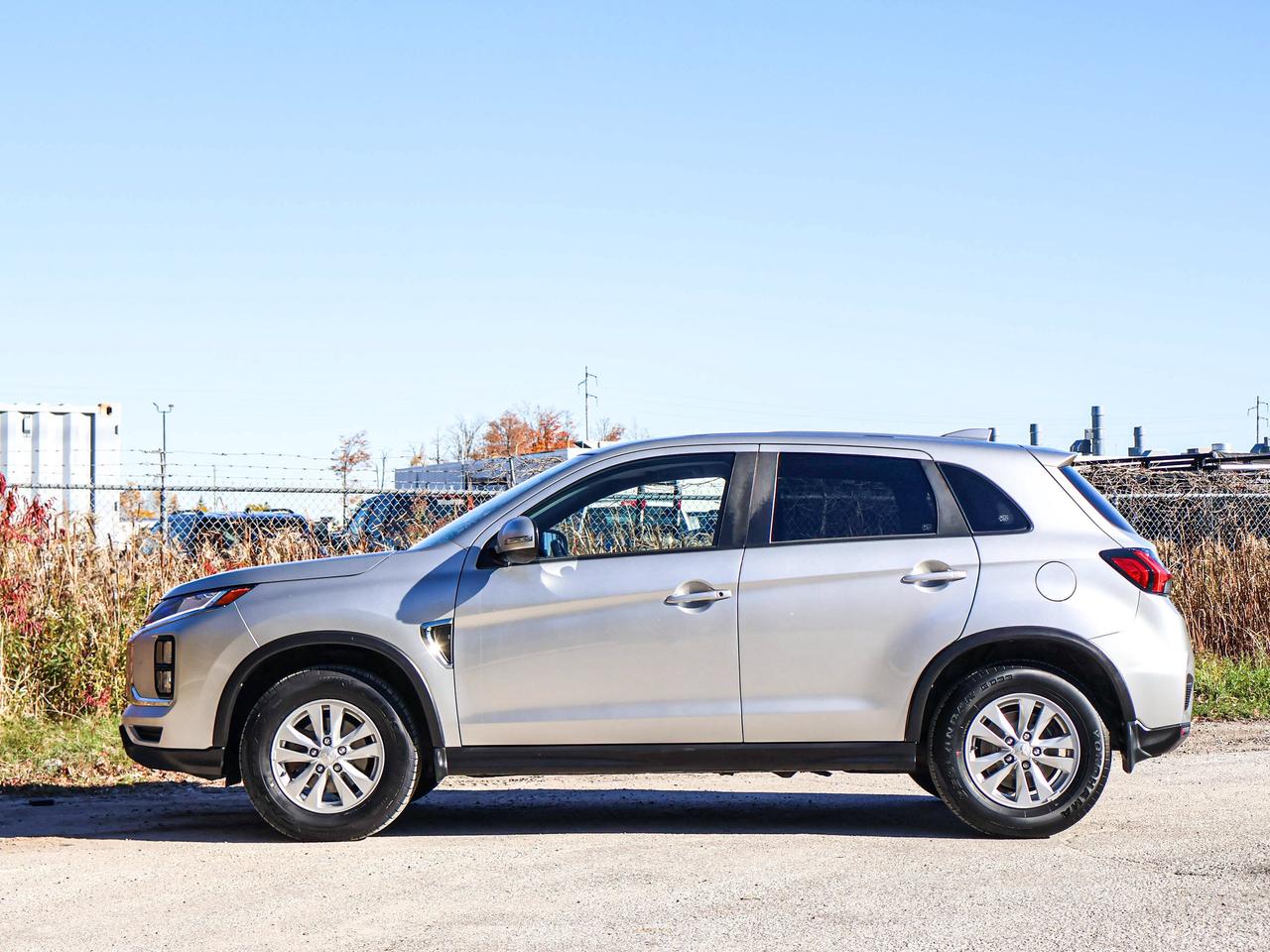 2022 Mitsubishi RVR ES Photo