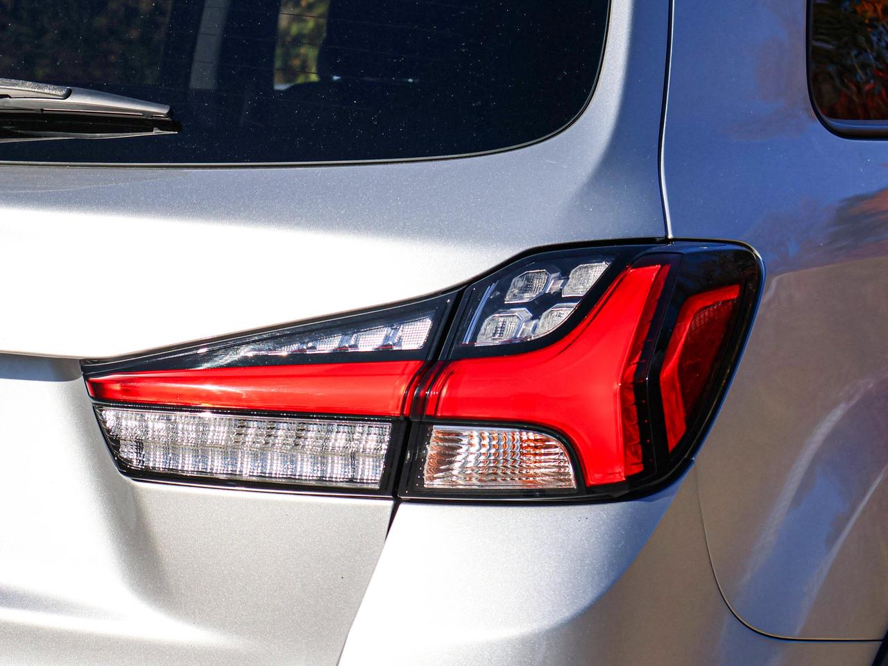 2022 Mitsubishi RVR ES Photo