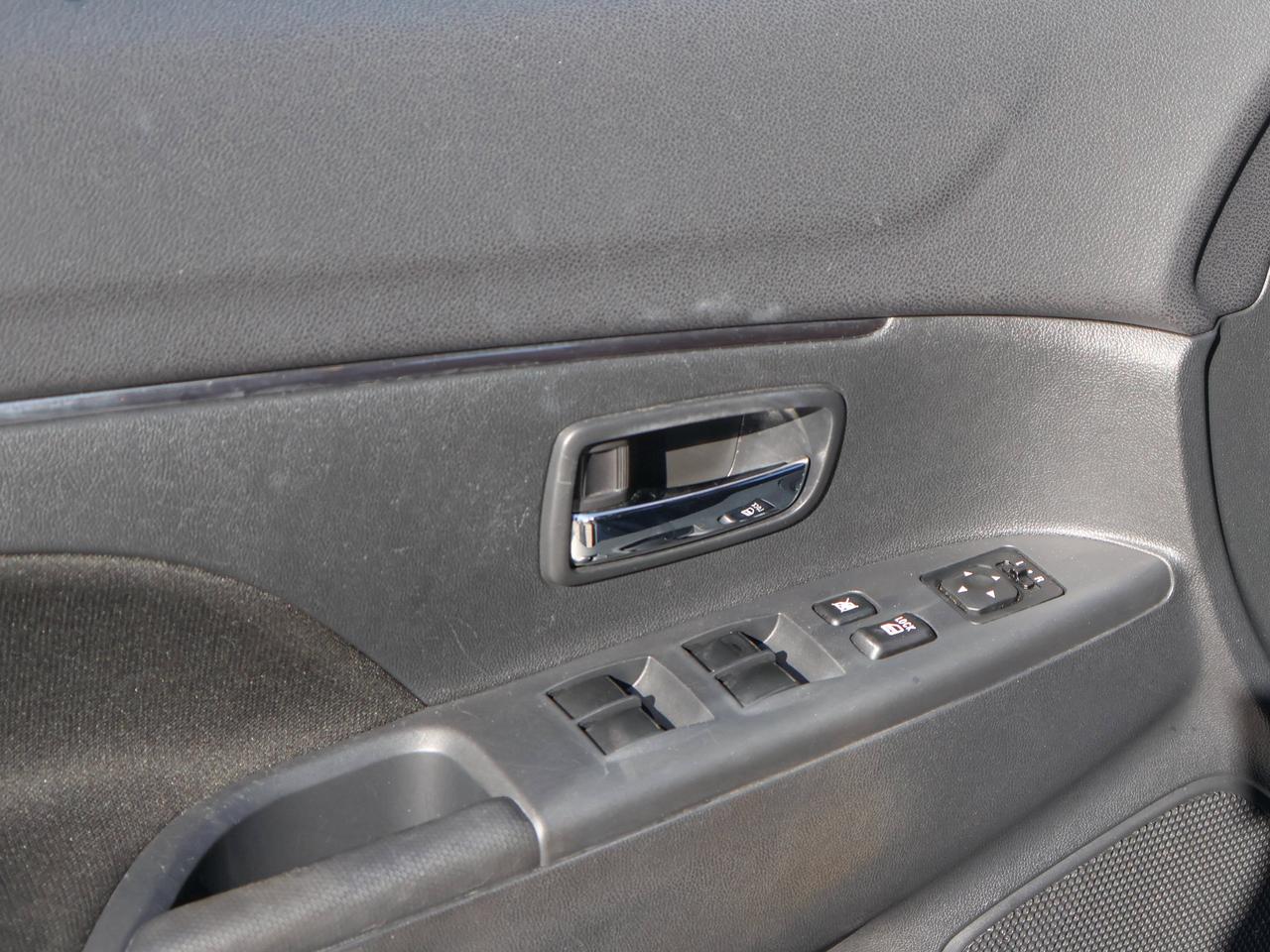 2022 Mitsubishi RVR ES Photo