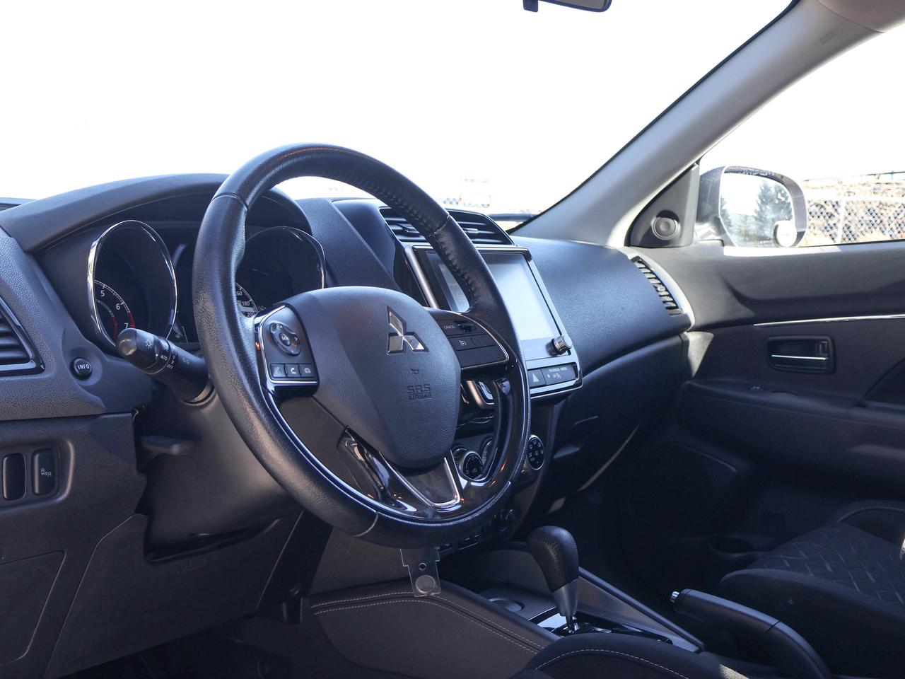 2022 Mitsubishi RVR ES Photo
