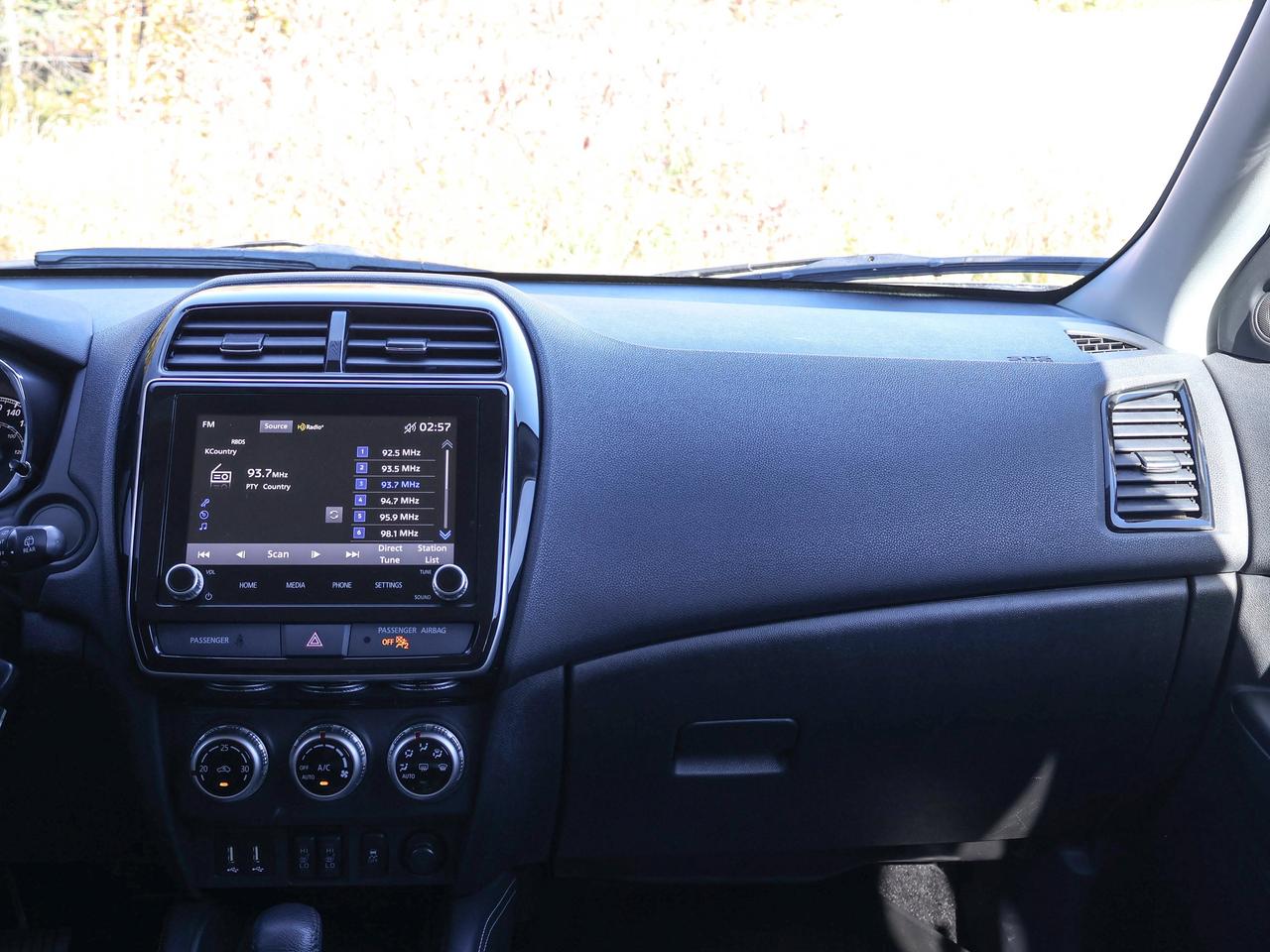 2022 Mitsubishi RVR ES Photo