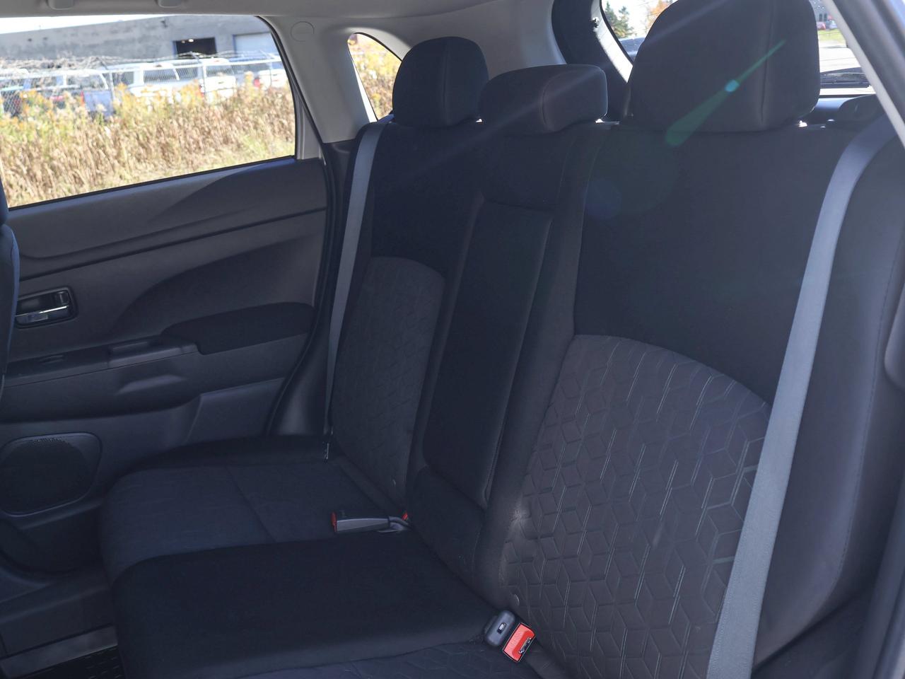 2022 Mitsubishi RVR ES Photo