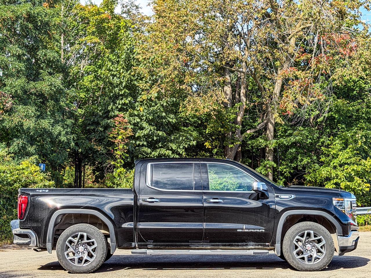2025 GMC Sierra 1500 SLT Photo