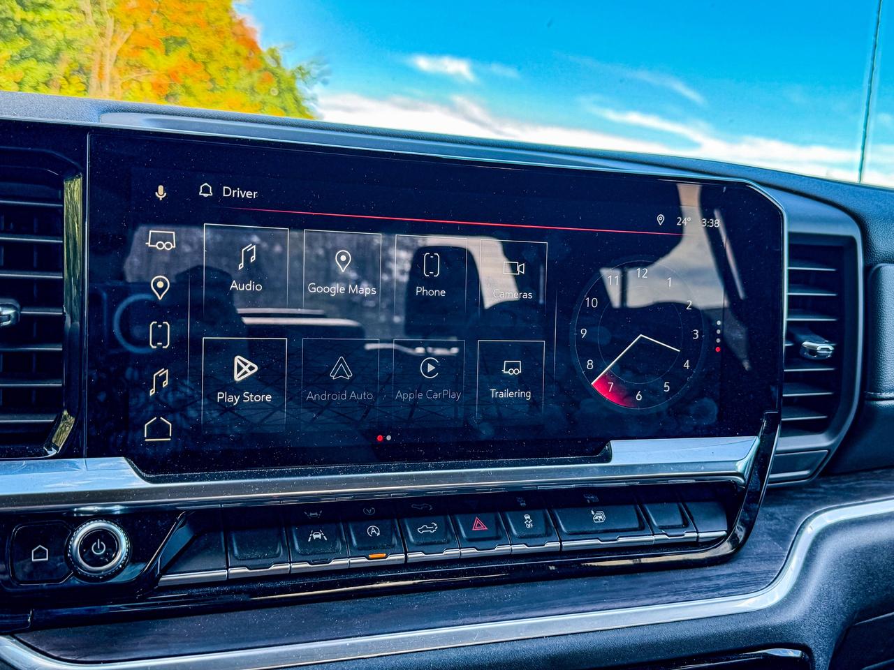2025 GMC Sierra 1500 SLT Photo