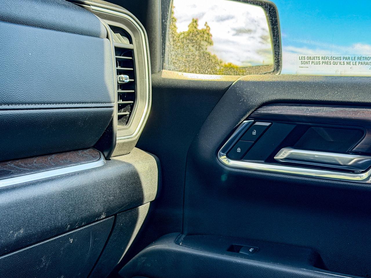 2025 GMC Sierra 1500 SLT Photo