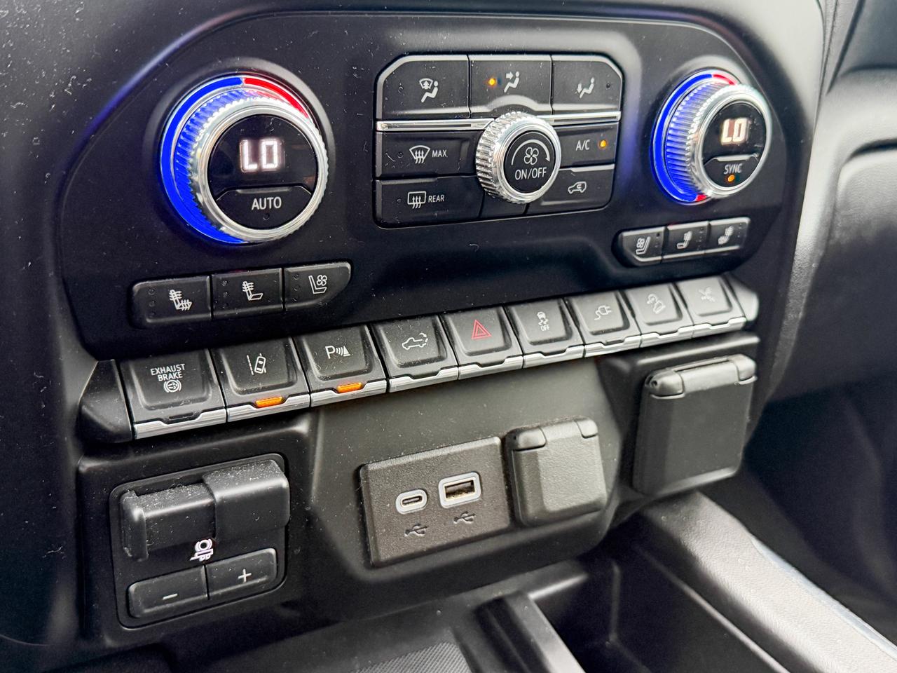2023 GMC Sierra 3500HD AT4 Photo