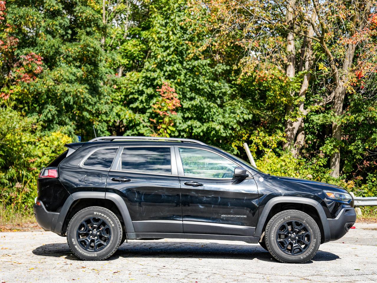 2021 Jeep Cherokee Trailhawk Elite Photo3
