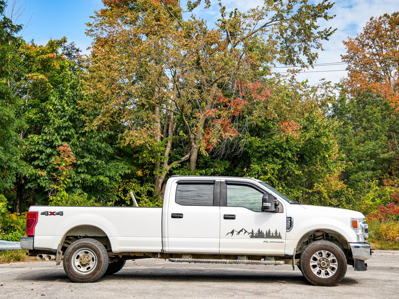 2020 Ford SUPER DUTY F-350 SRW XLT Photo