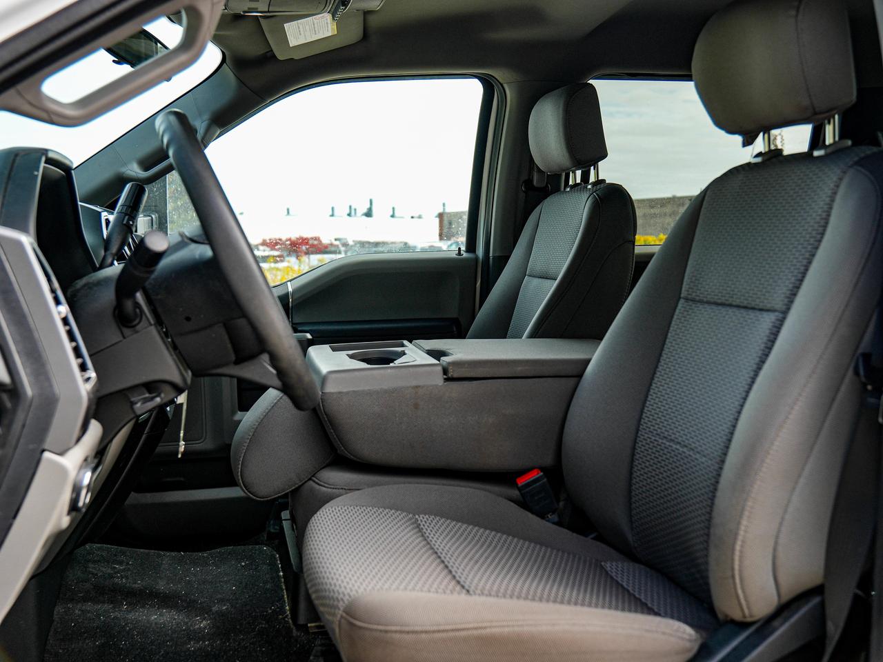 2020 Ford SUPER DUTY F-350 SRW XLT Photo