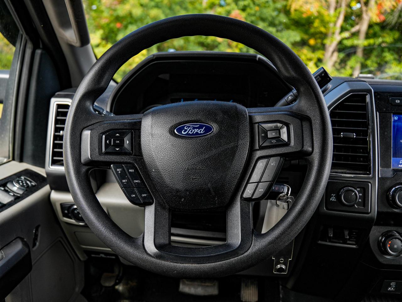 2020 Ford SUPER DUTY F-350 SRW XLT Photo