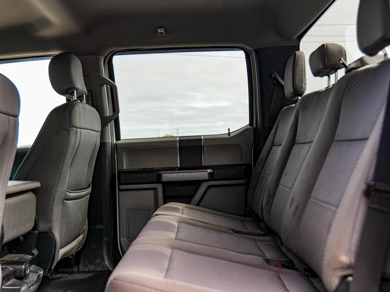 2020 Ford SUPER DUTY F-350 SRW XLT Photo