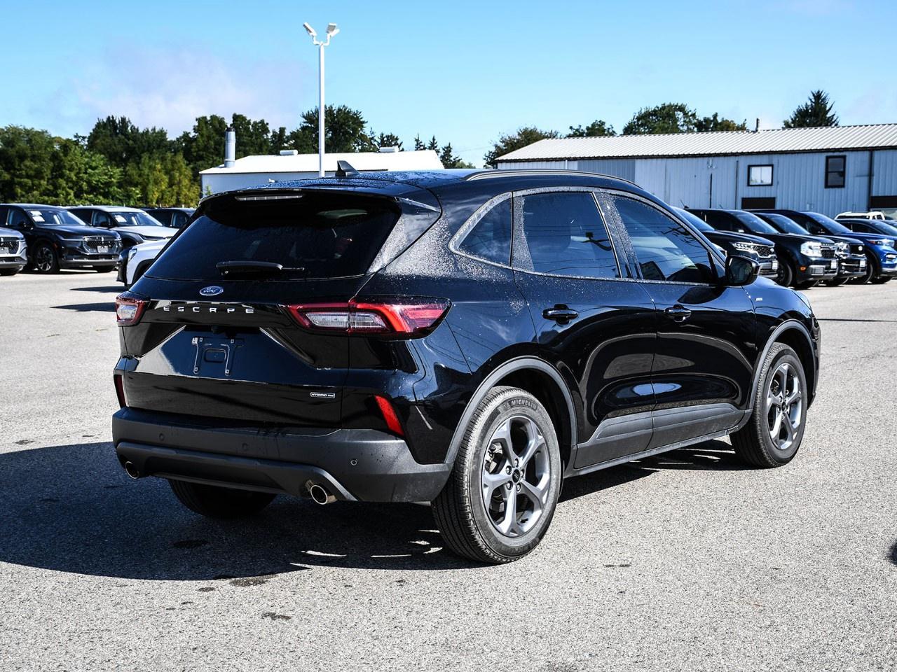 2025 Ford Escape ST-Line Select AWD Photo