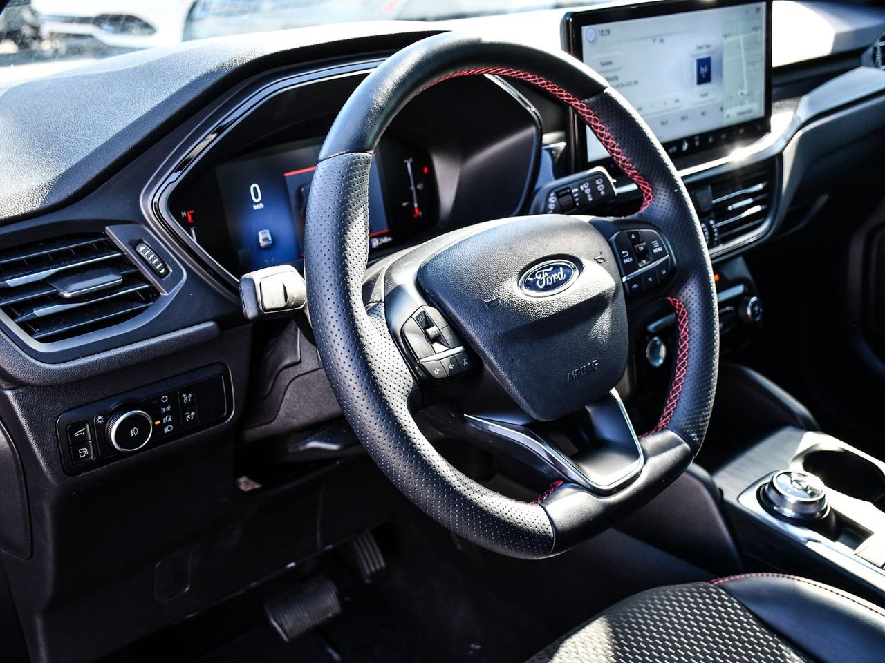 2025 Ford Escape ST-Line Select AWD Photo