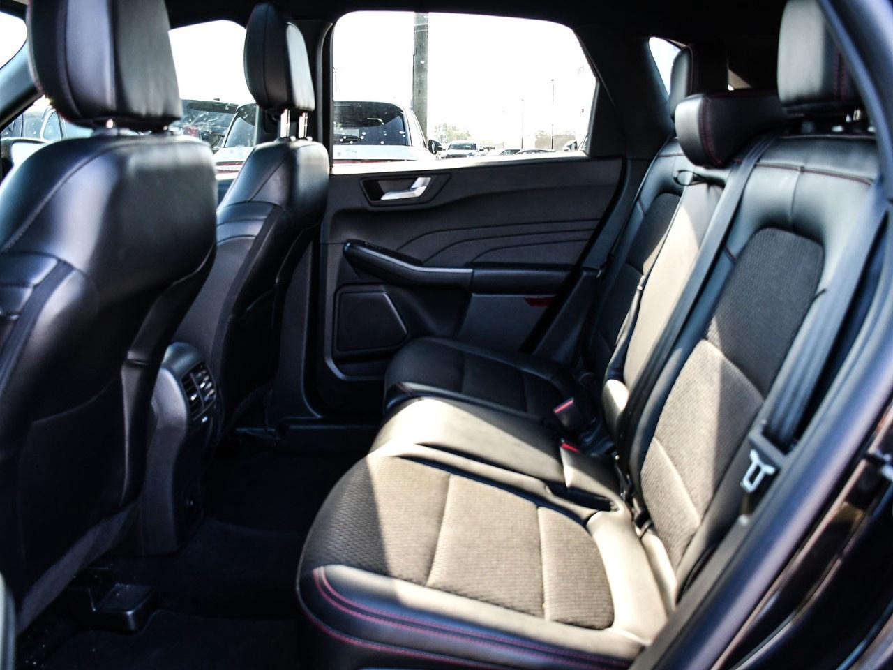 2025 Ford Escape ST-Line Select AWD Photo