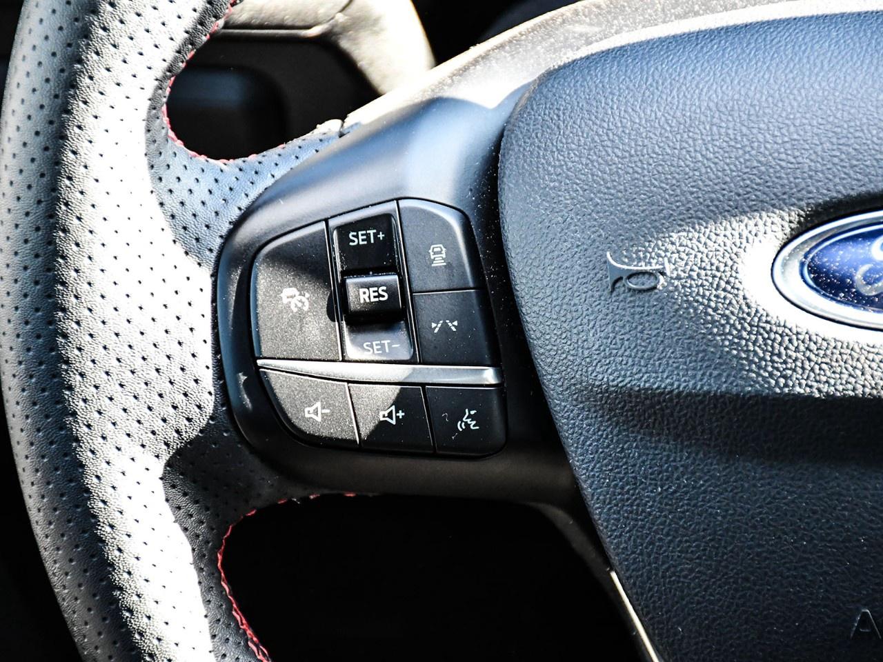2025 Ford Escape ST-Line Select AWD Photo