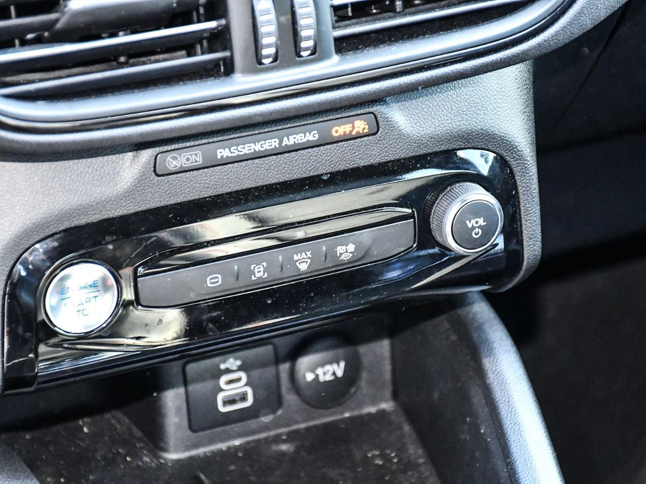 2025 Ford Escape ST-Line Select AWD Photo