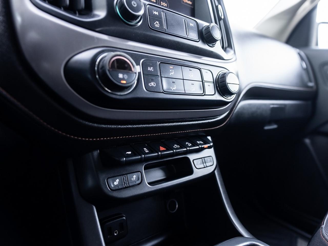 2022 GMC Canyon 4WD AT4 w/Leather Photo14
