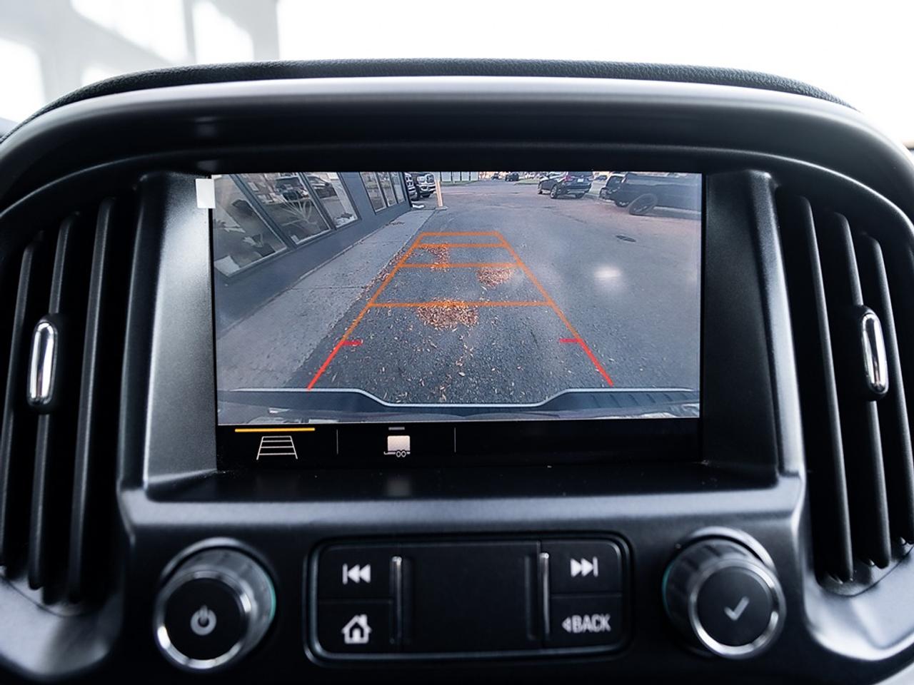 2022 GMC Canyon 4WD AT4 w/Leather Photo13