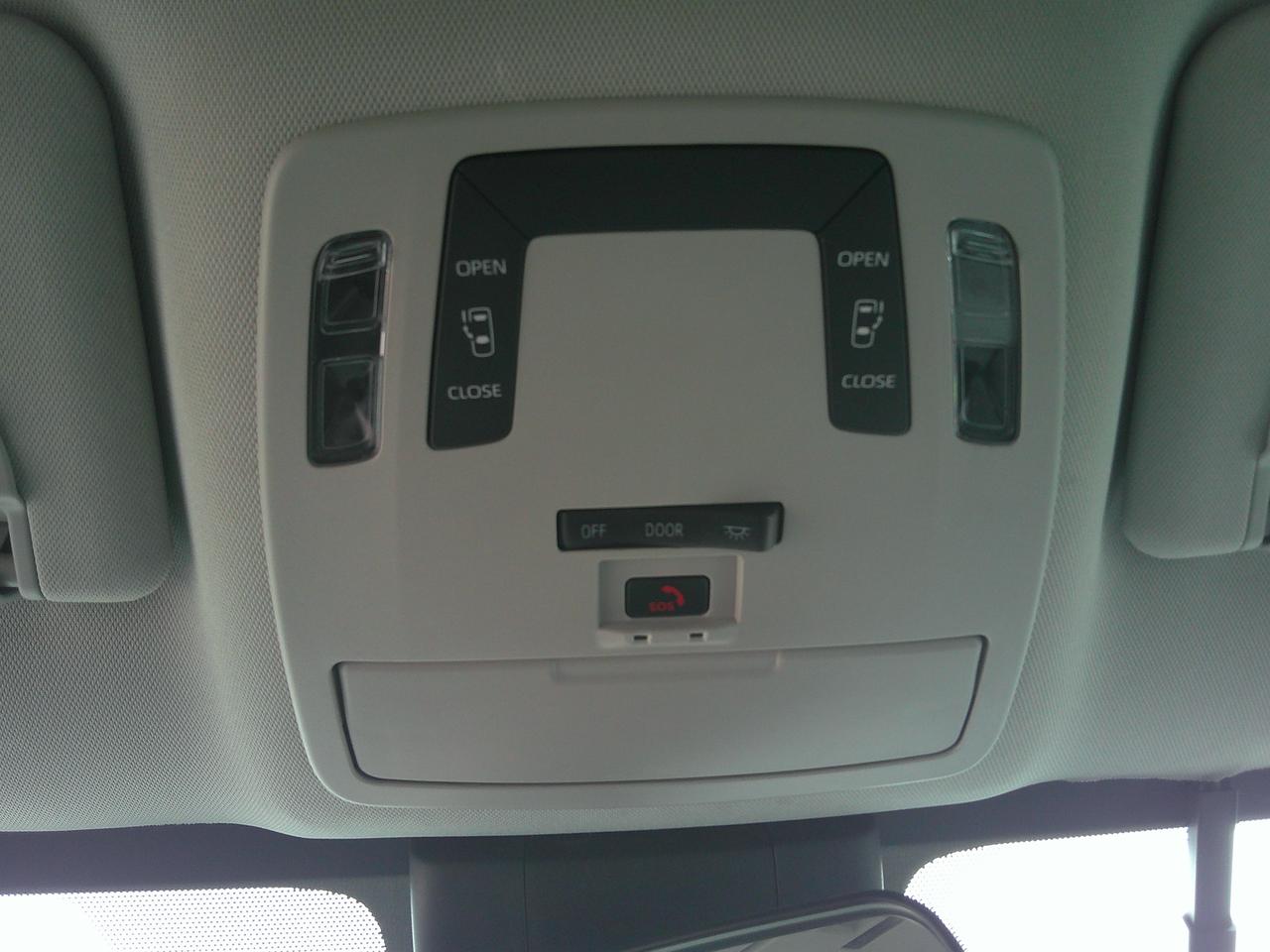 2025 Toyota Sienna LE Photo