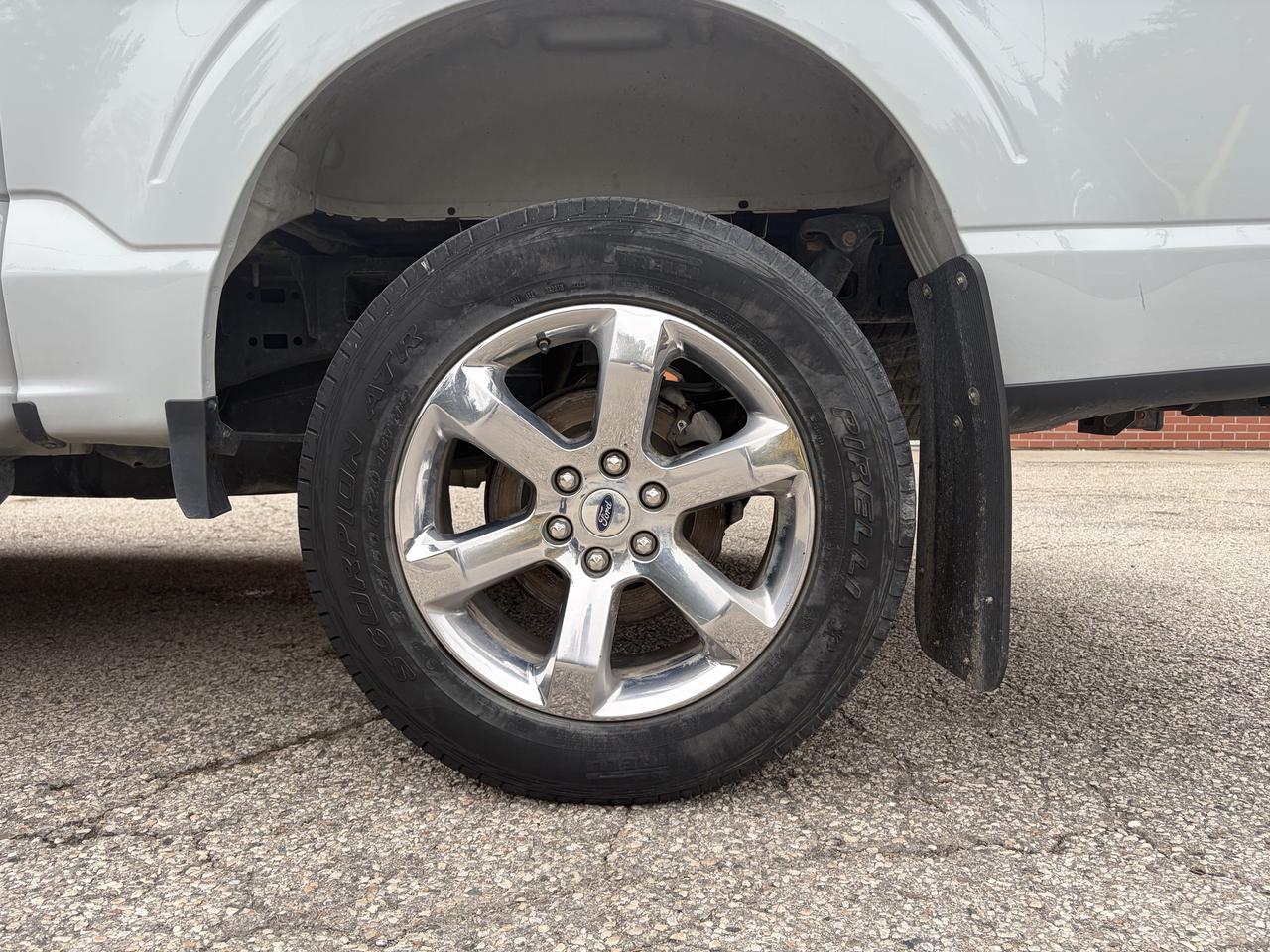2023 Ford F-150 XLT 4WD SuperCrew 5.5' Box Photo