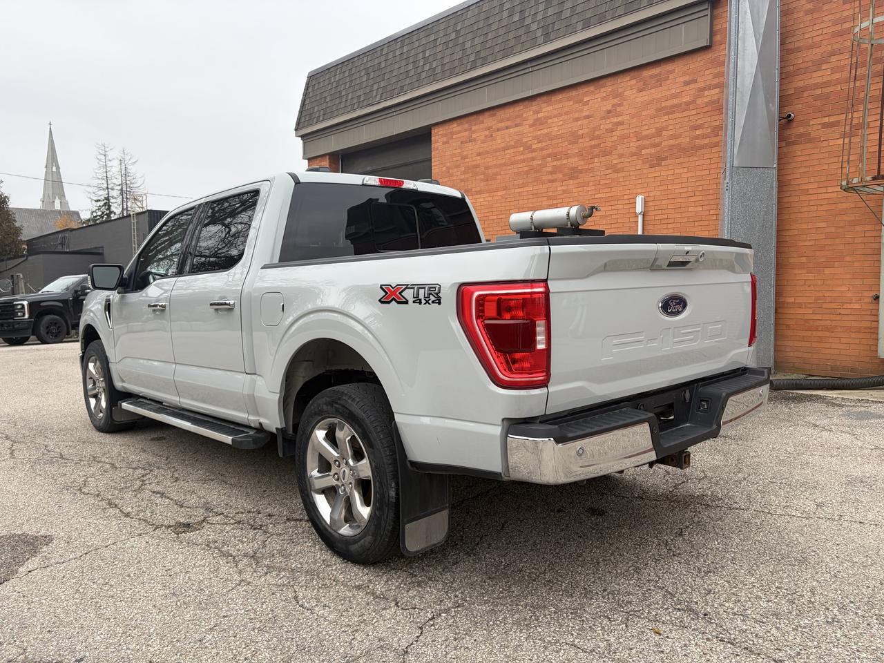 2023 Ford F-150 XLT 4WD SuperCrew 5.5' Box Photo4