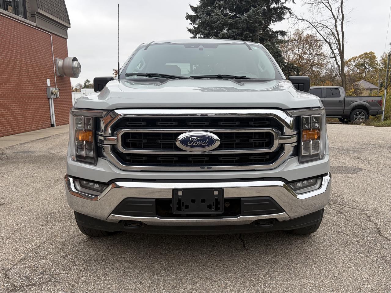 2023 Ford F-150 XLT 4WD SuperCrew 5.5' Box Photo2