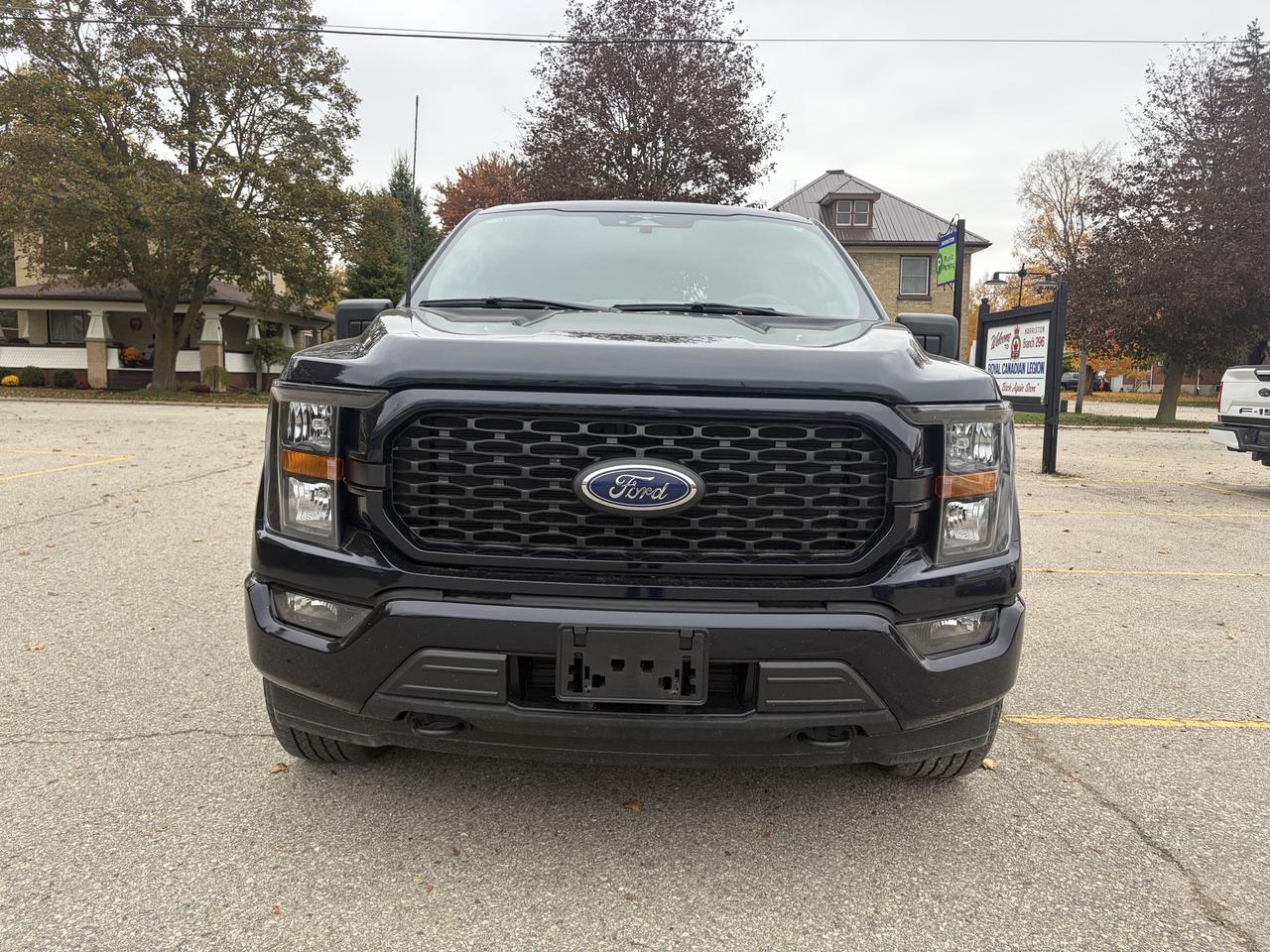 2023 Ford F-150 STX 4WD SuperCrew 5.5' Box Photo2