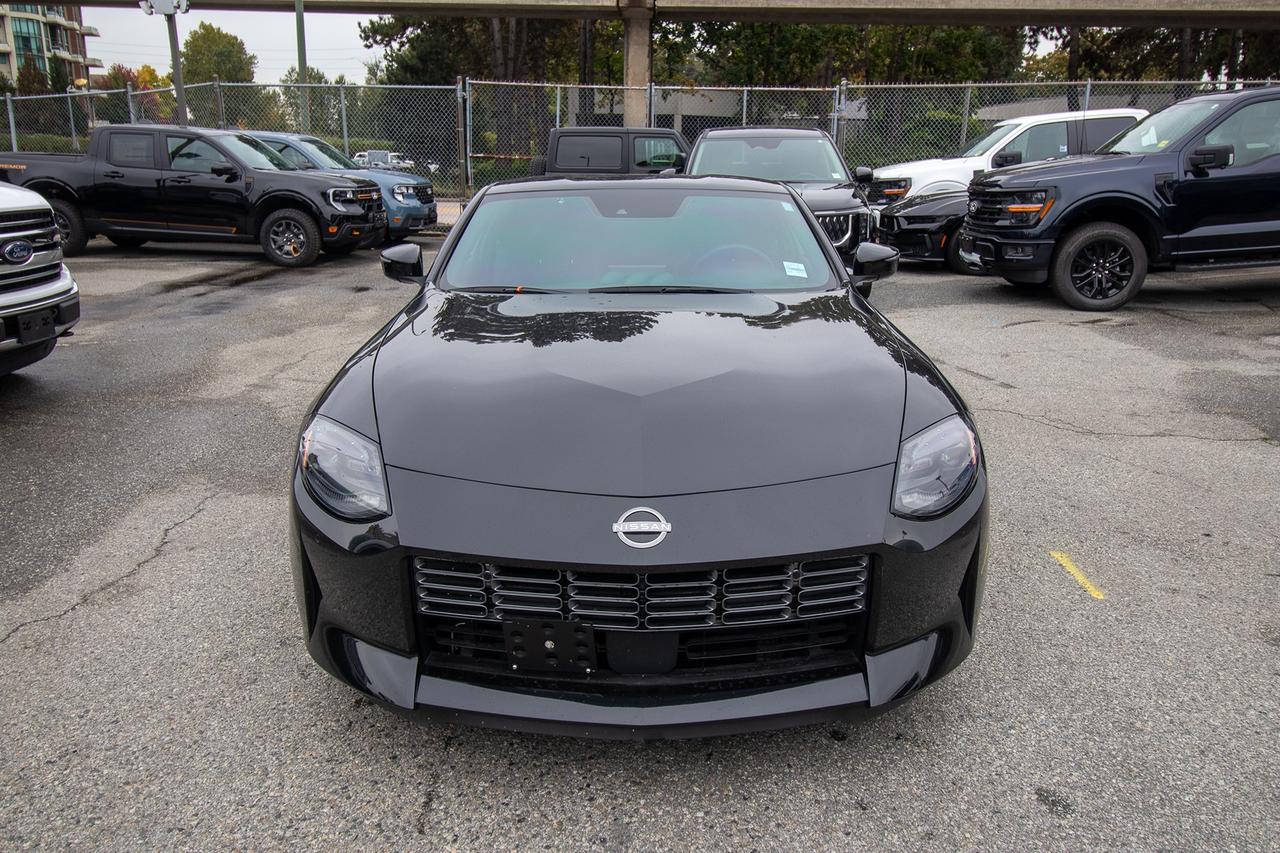 2023 Nissan Z  Photo2