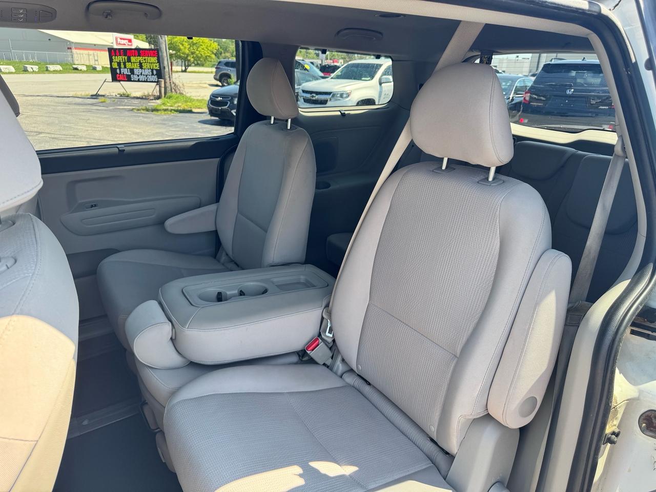 2019 Kia Sedona LX Photo
